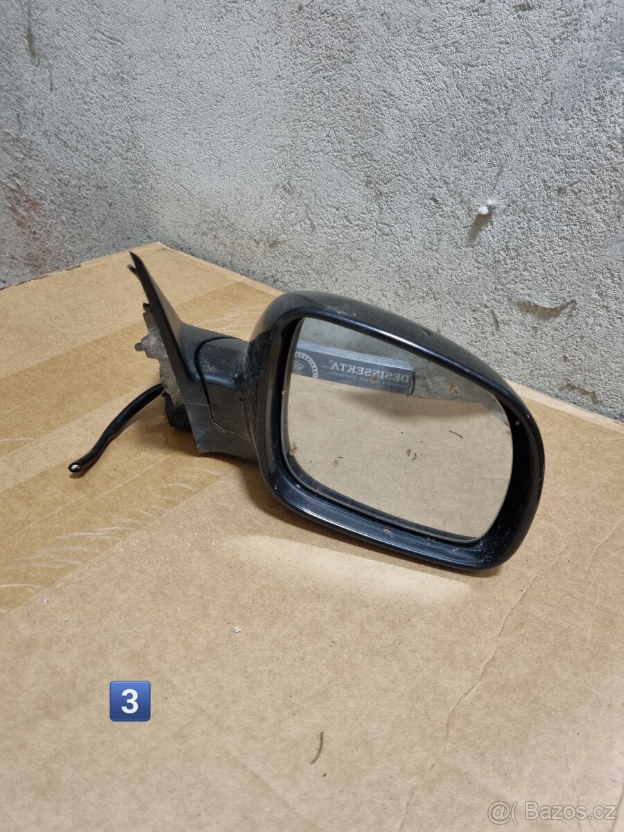 Zrcátka různé barvy na VW Passat B5.5 - 5