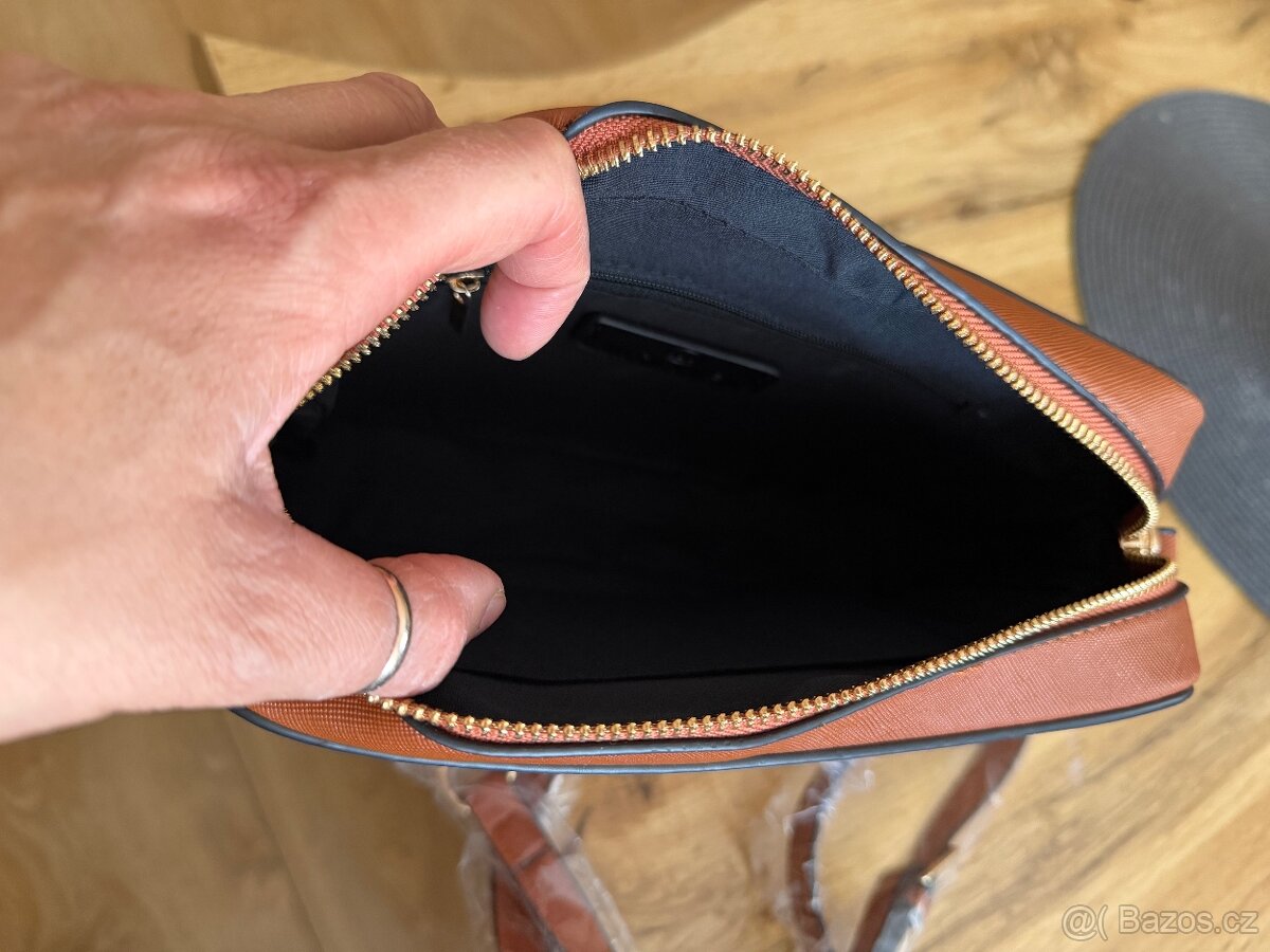 Dámská kabelka crossbody hnědá - 5