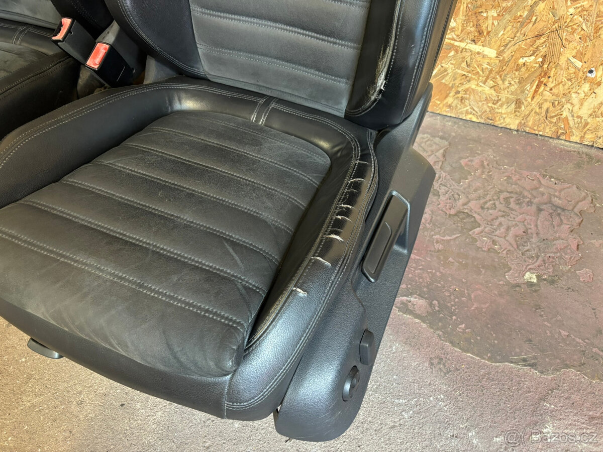 VW Passat B6 sedan - alcantara interiér - 5