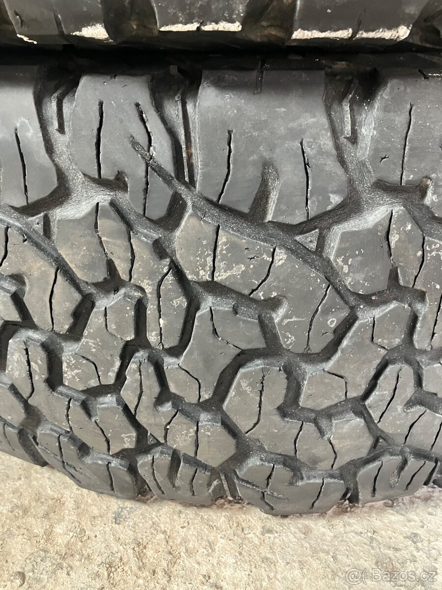 265/60 R18 bfgoodrich all-terrain a/t
