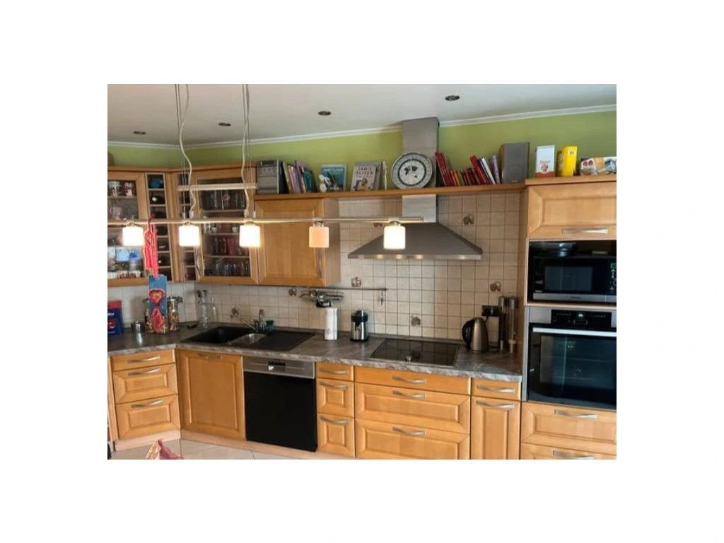 Kuchyně z masivu se spotřebiči a ostrůvkem,5606 - 5