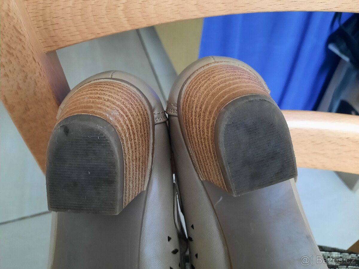 DÁMSKÉ BOTY - 5