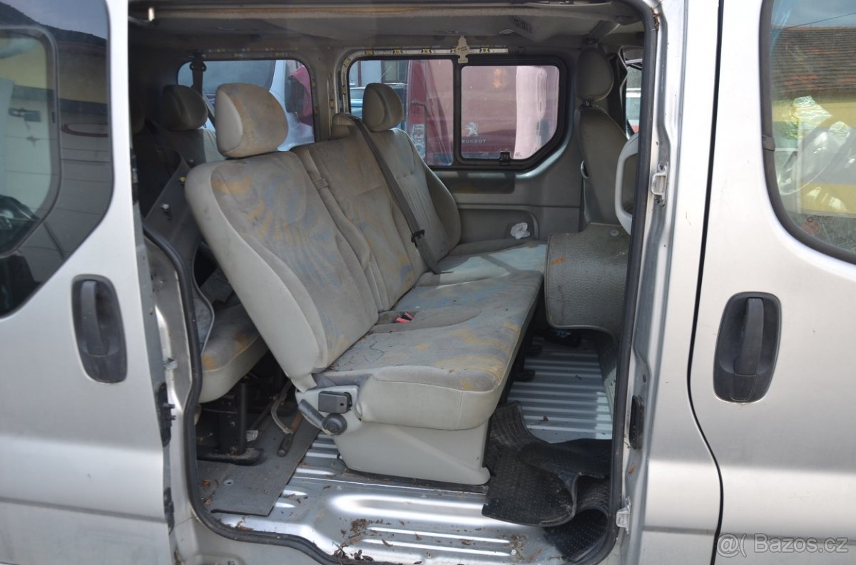 Renault Trafic 2.5 dCi Privilege - náhradní díly - 5