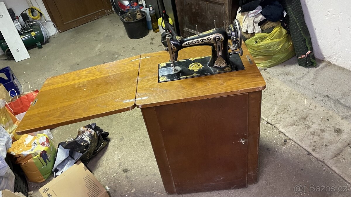 starý šicí stroj Minerva Bobbin - 5