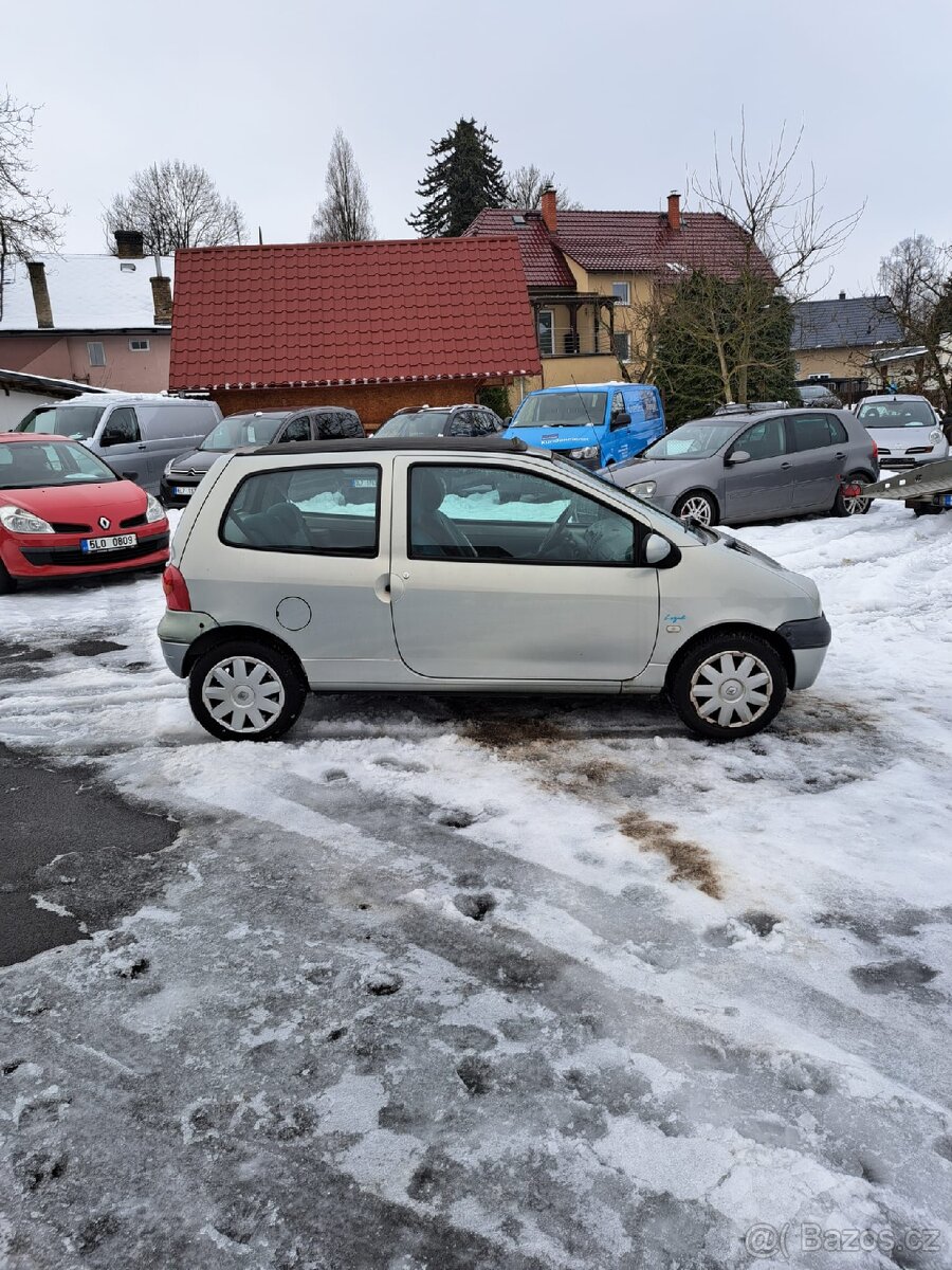 Renault Twingo 1.2 i 43kW - 5