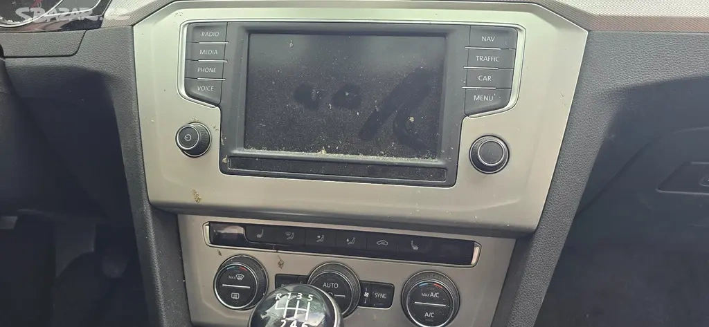 bouraný Volkswagen Passat B8 - 5