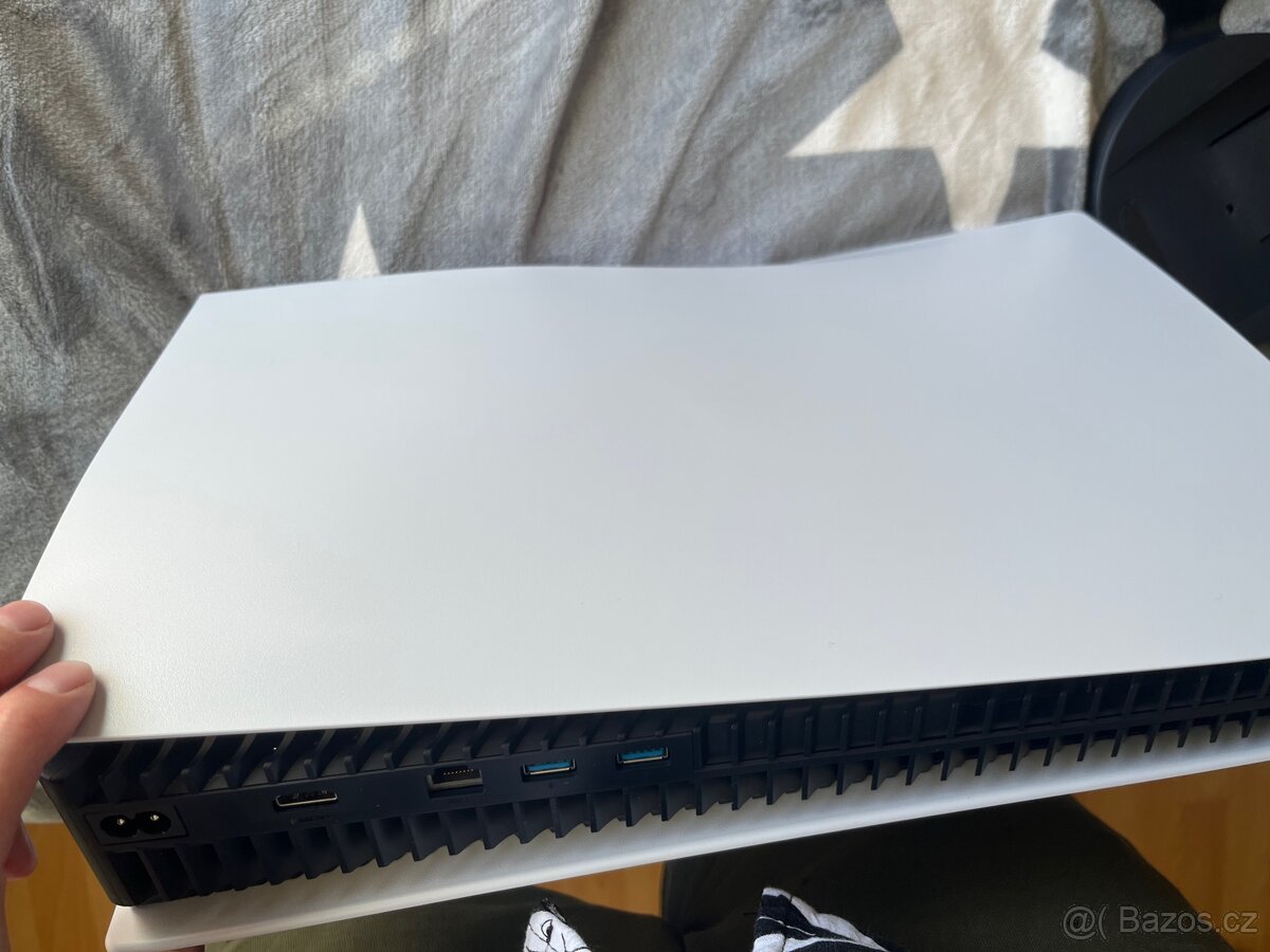 Herní konzole Playstation 5 + ovladač, 825 gb s mechanikou - 5