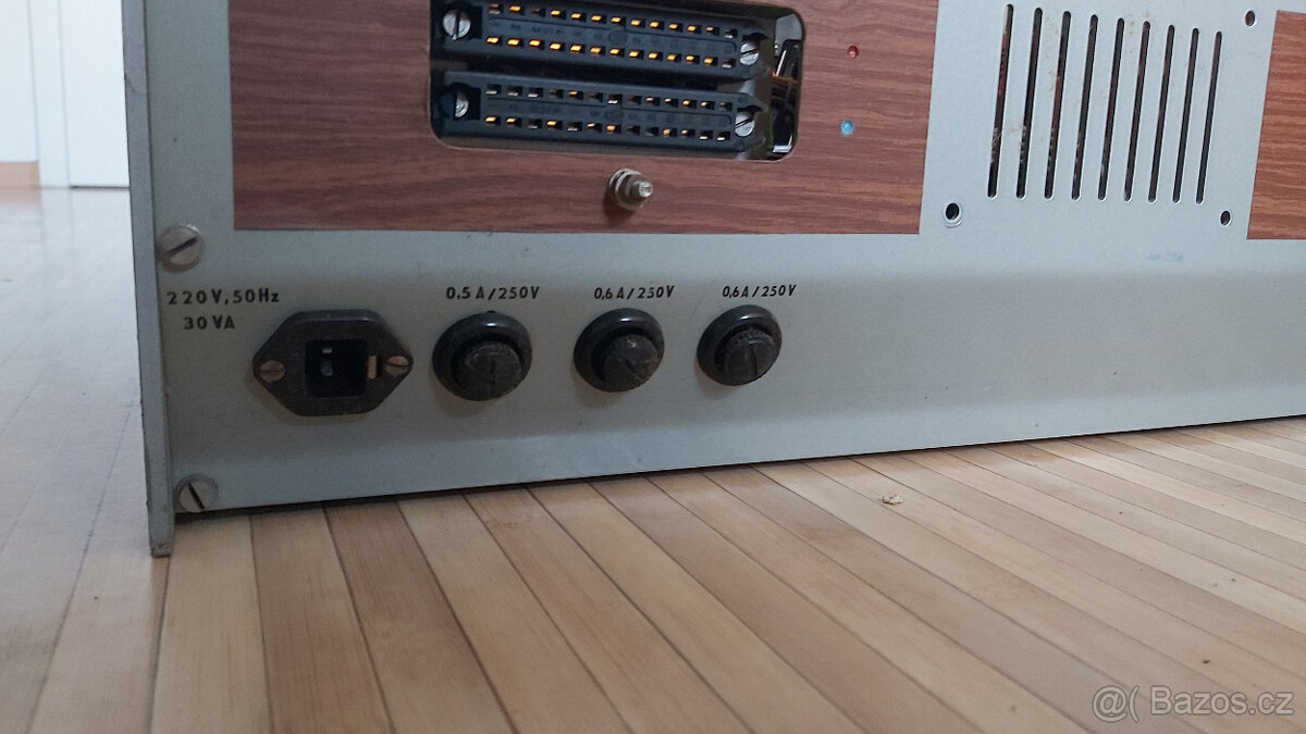Elektronické klávesy retro - 5