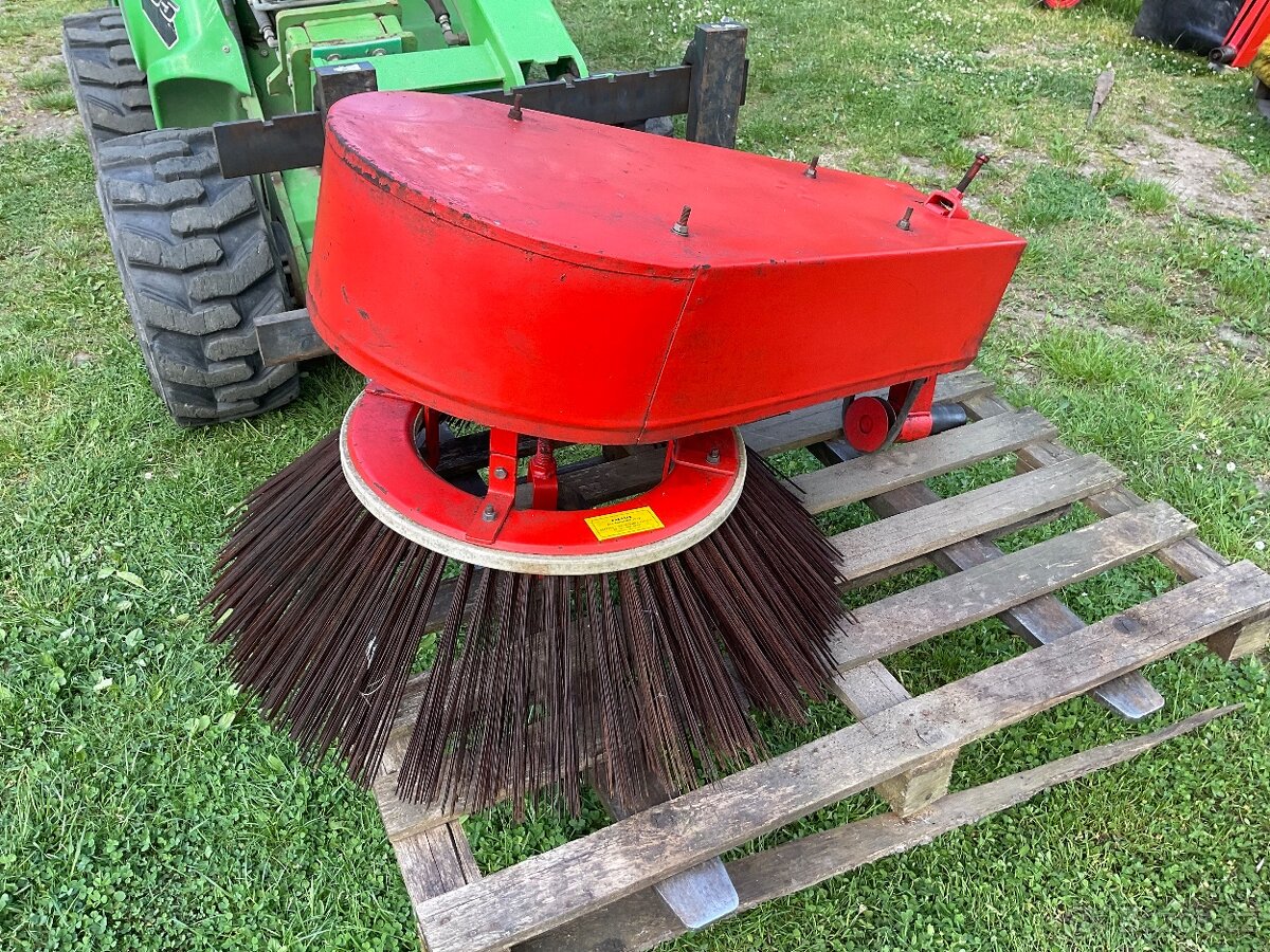 Prodám zametací kartáč TERA VARI - 5