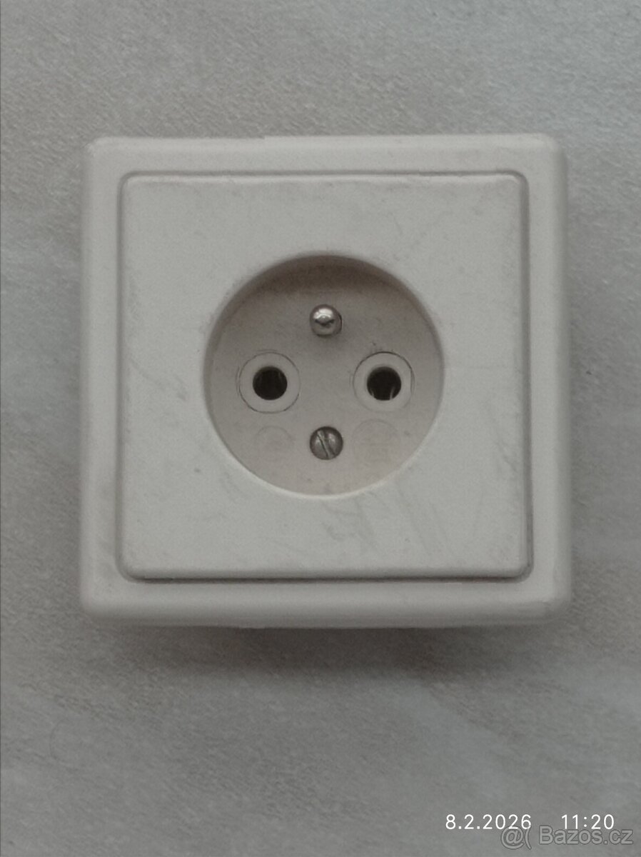 zásuvky - 5