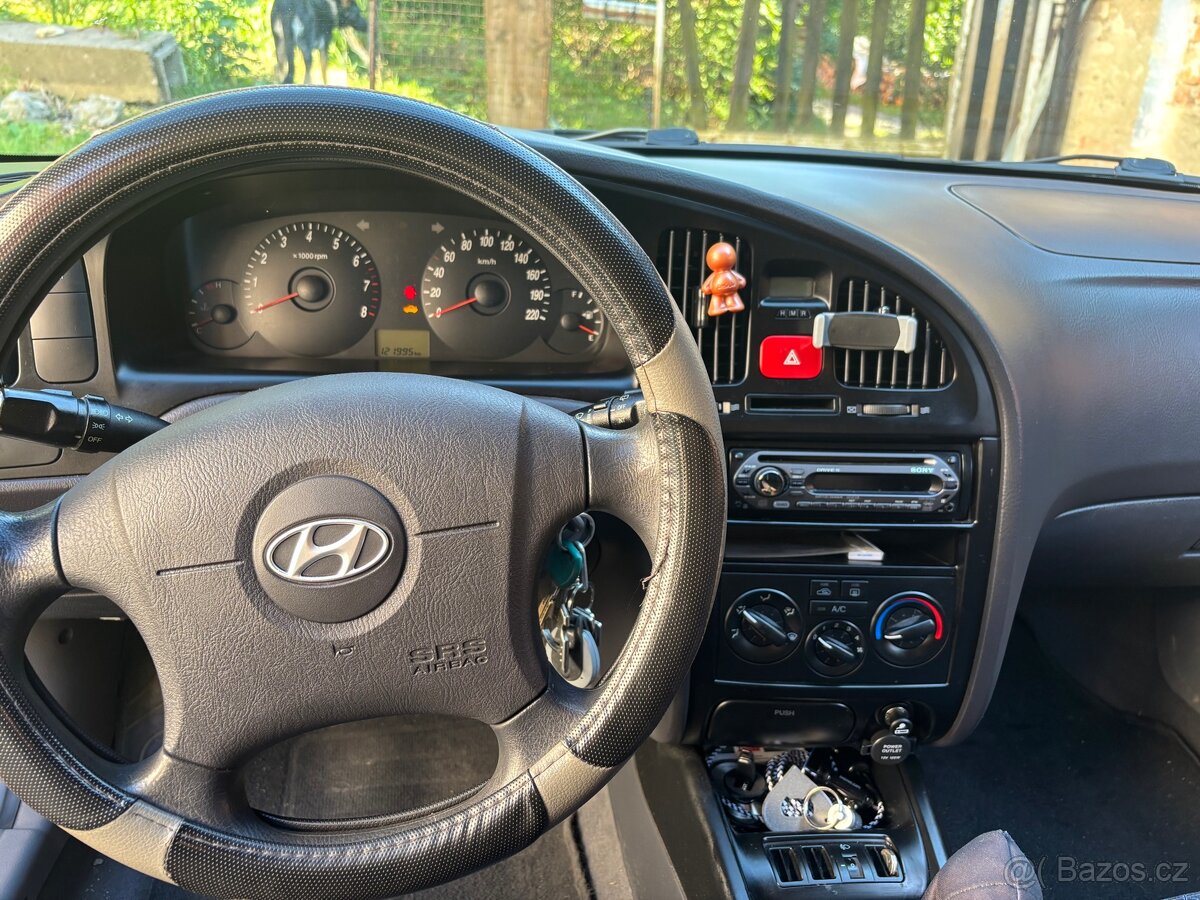 Hyundai elantra 1,6 - 5