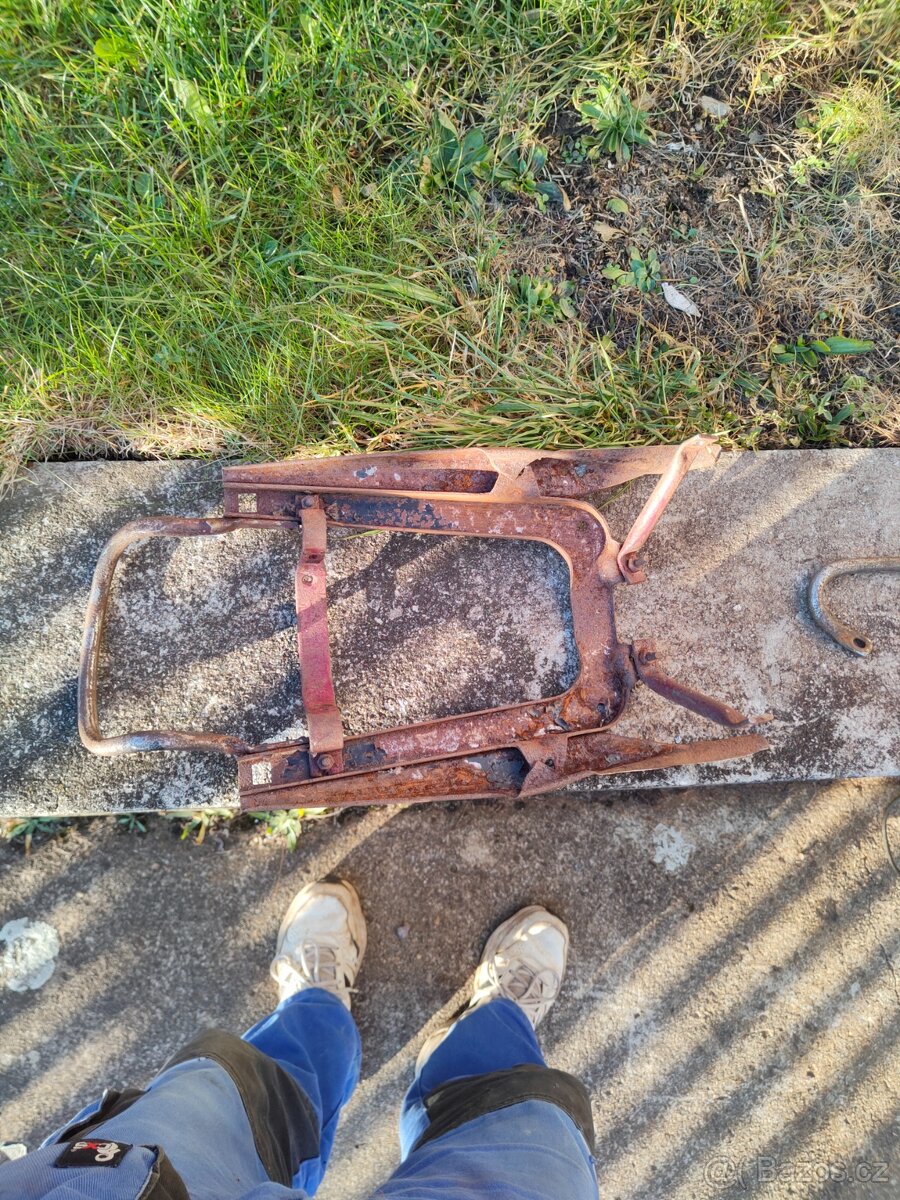 Světlo ,podsedlovy rámeček Jawa 250 - 5