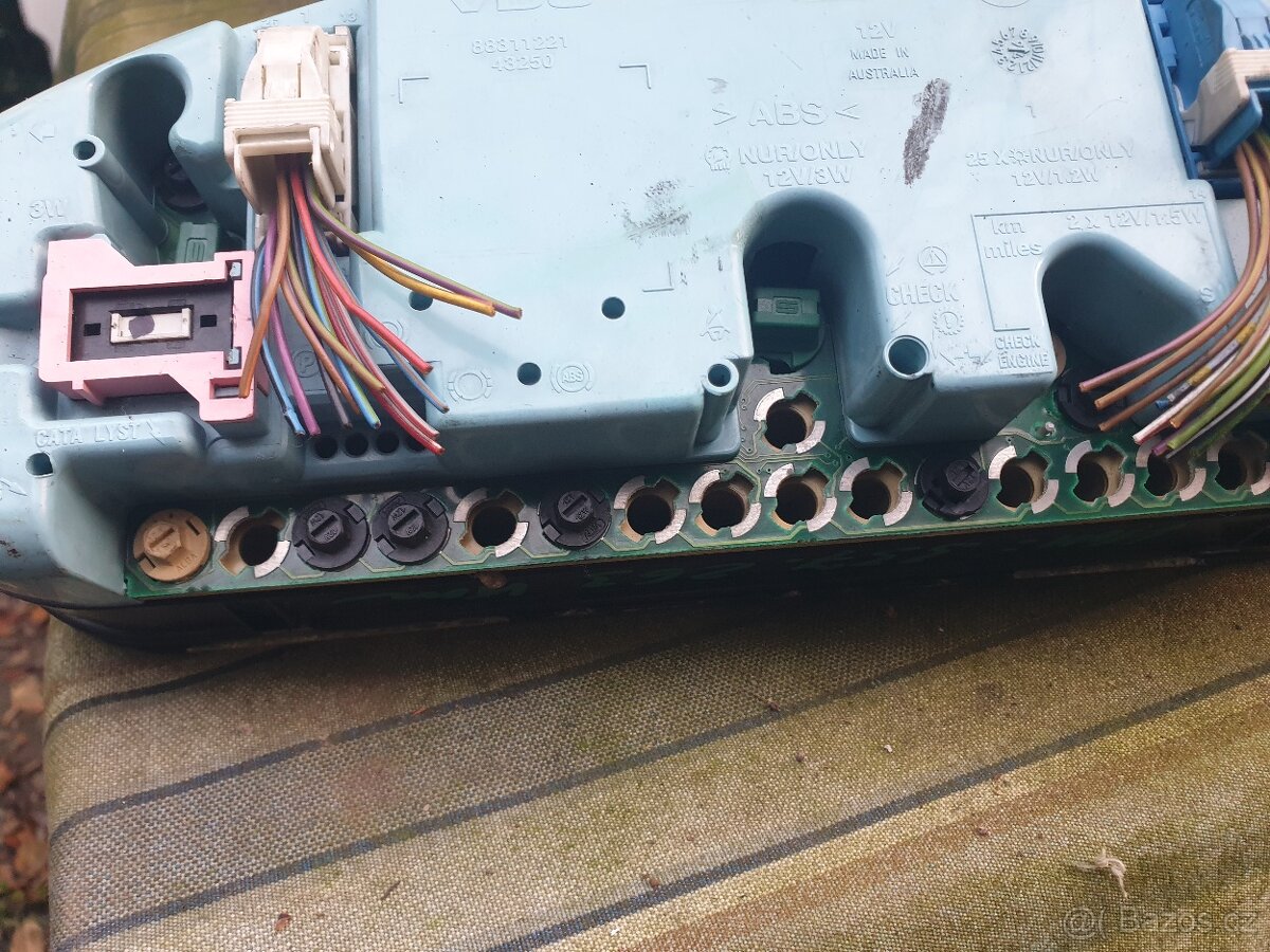 BMW E36 budíky, roletka - 5