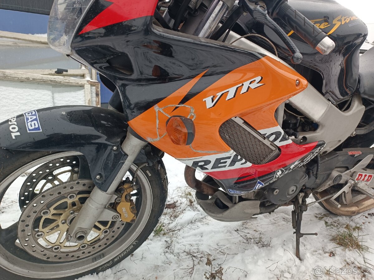 Prodám Honda VTR 1000F Repsol - 5
