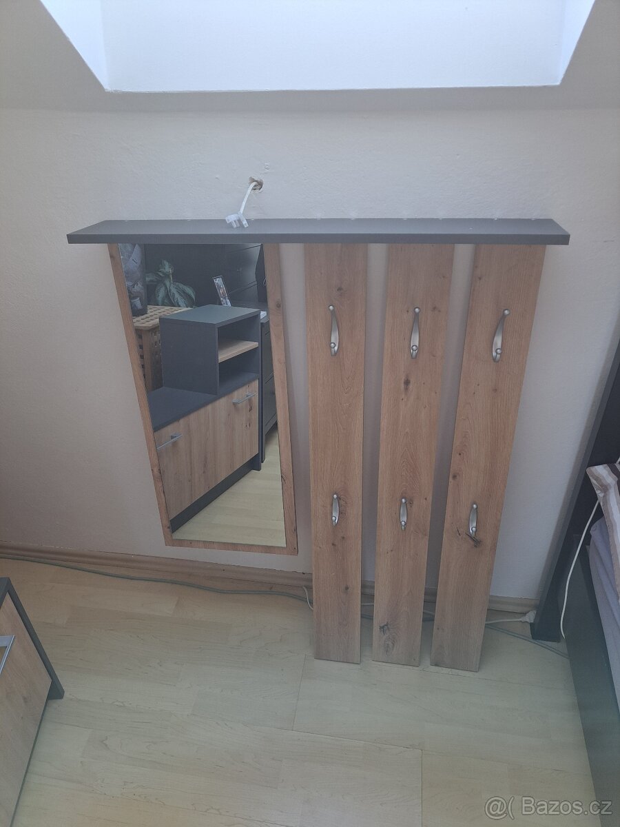 Botník a věšák se zrcadlem - 5