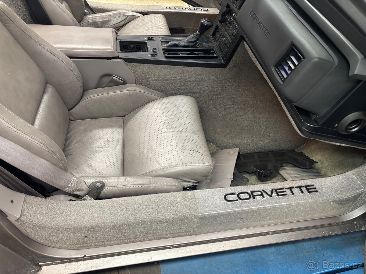 Chevrolet Corvette C4 cabrio - 5