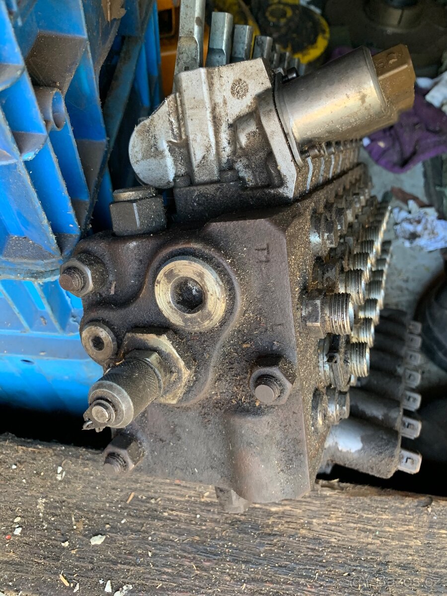 Hydraulicky rozvaděč - 5