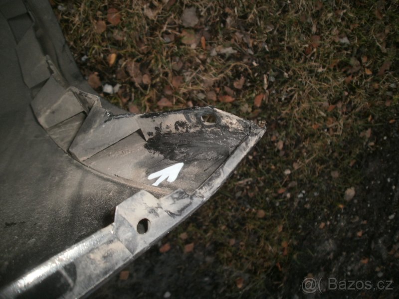 Zadní nárazník na Opel Astra J combi. - 5