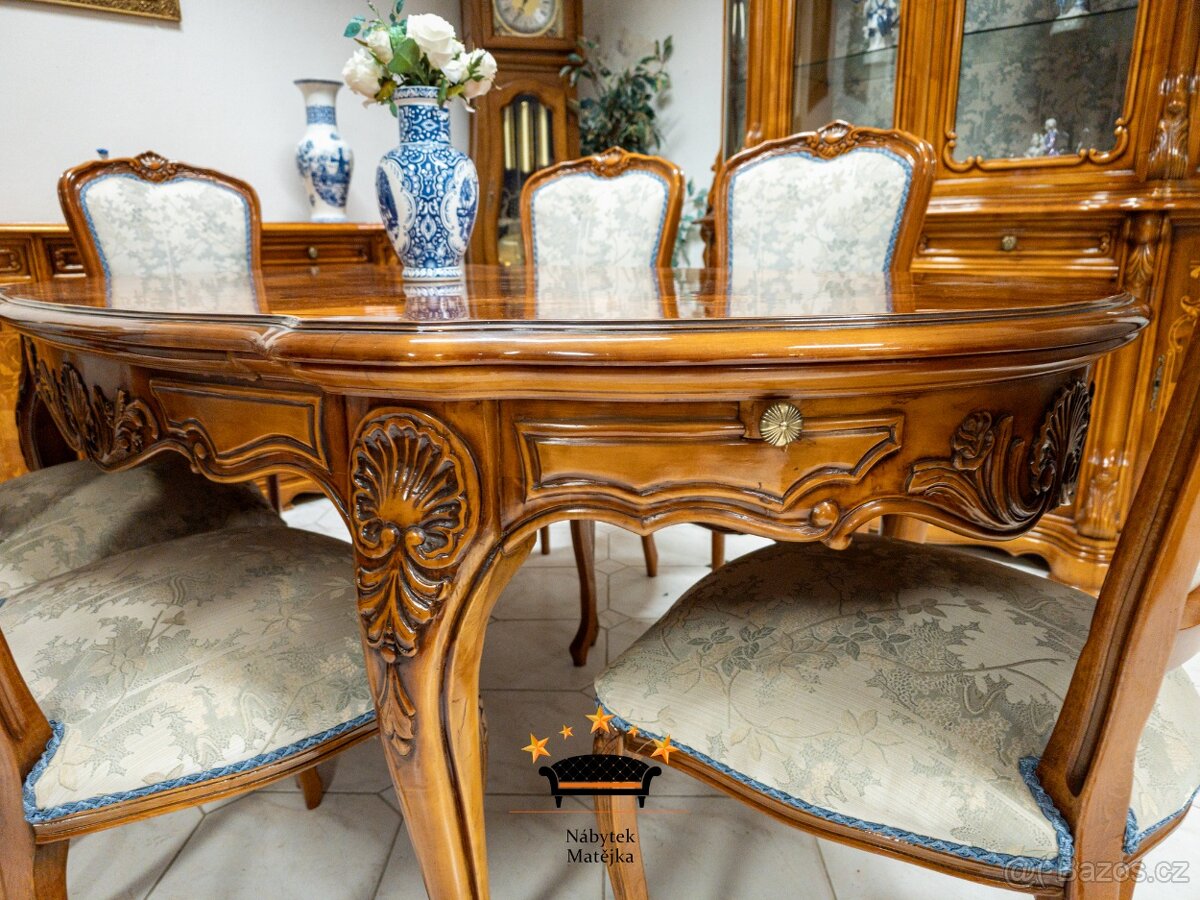 Luxusní barokní jídelní set – stůl + 6 židlí + velká vitrína - 5