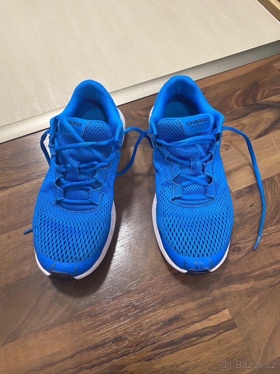 UNDER ARMOUR - juniorská obuv, délka stélky 25cm - 5