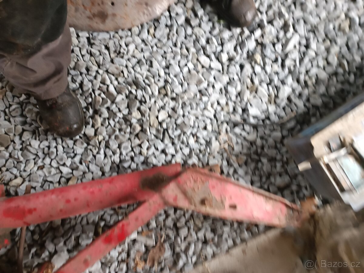 díl na obracečku/skulovačku sena - 5