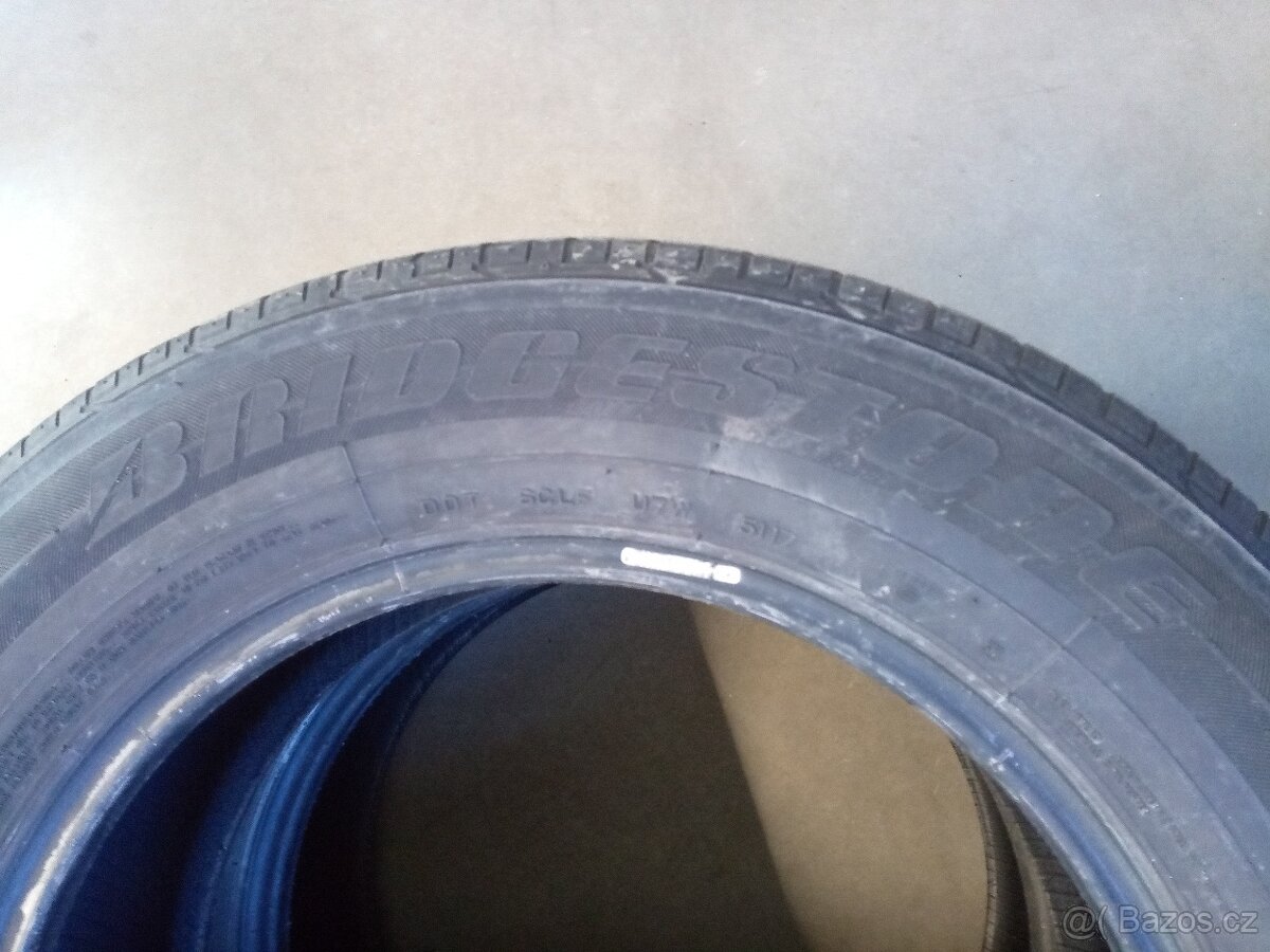 2 kusy letních pneu Bridgestone rozměr 215/65 R 17 - 5