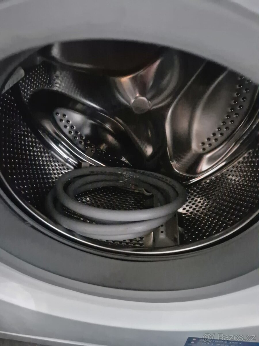 ÚZKÁ PRAČKA INDESIT - 5