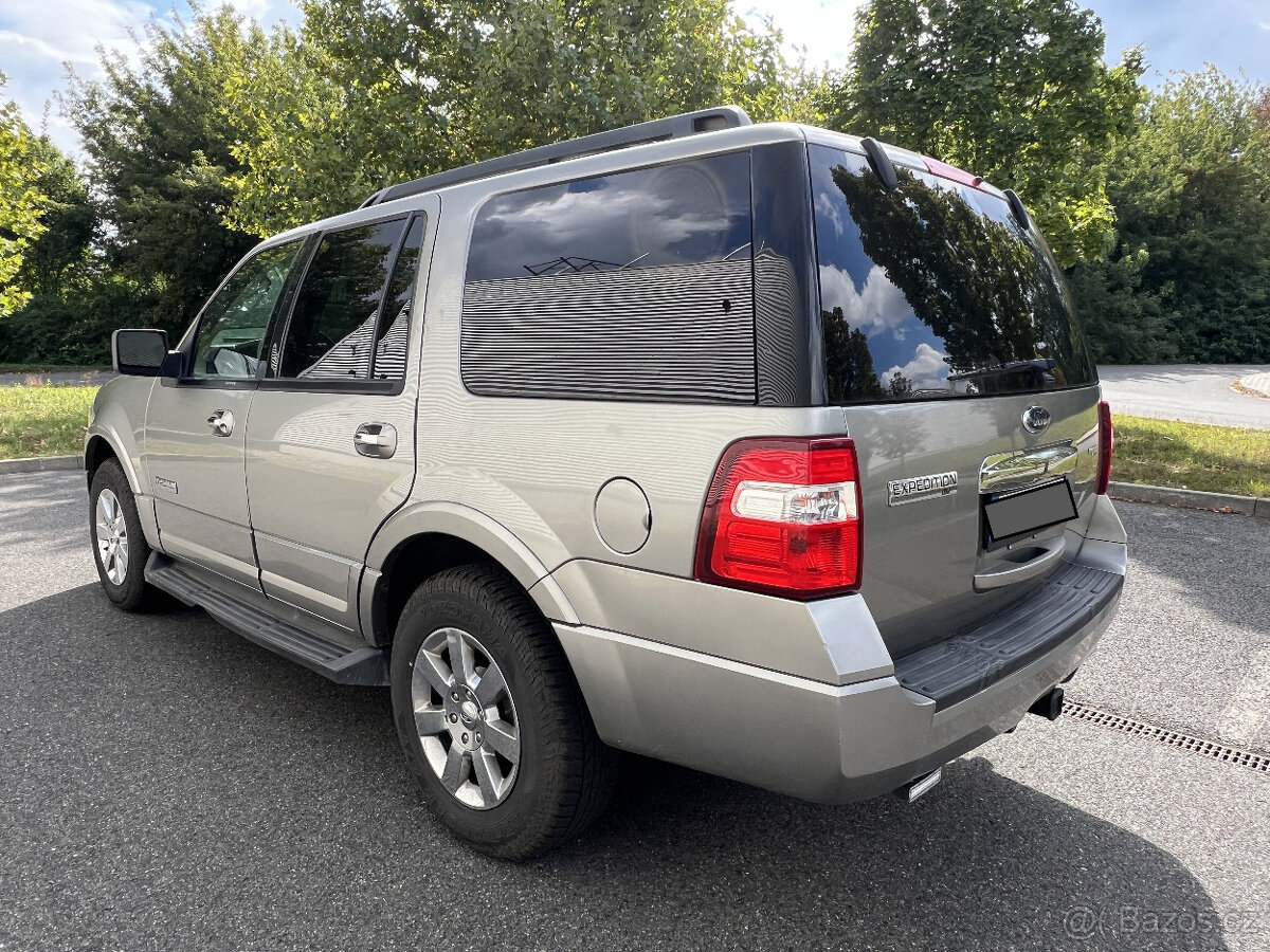 Ford Expedition XLT 5,4 V8, 4x4, 1.majitel, 67 000 km