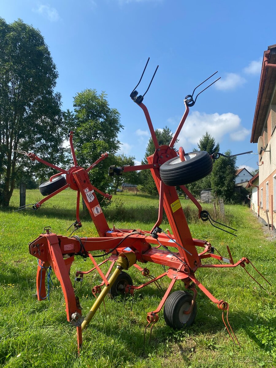 Obraceč sena a píce FELLA TH 520 - 5