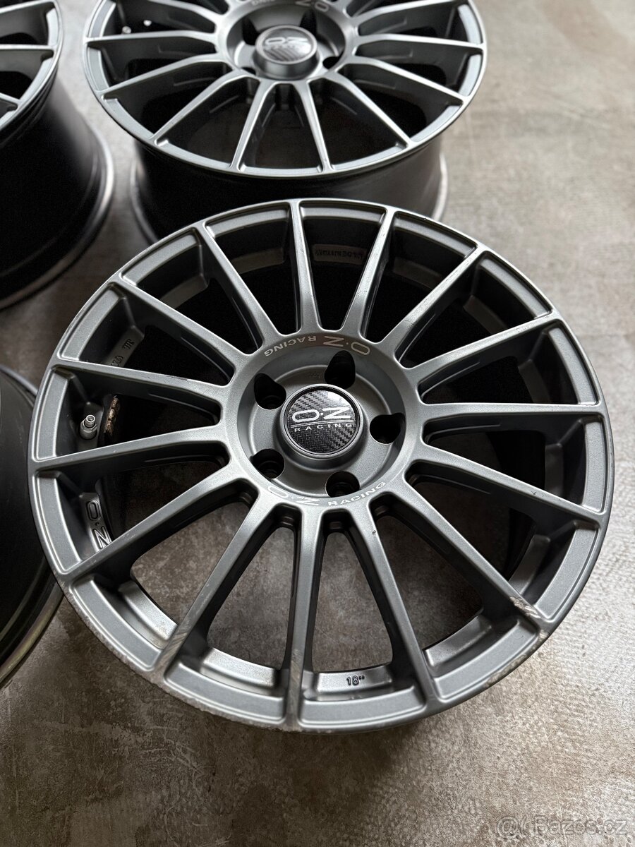 BMW-Oz Racing Superturismo R18 - 5