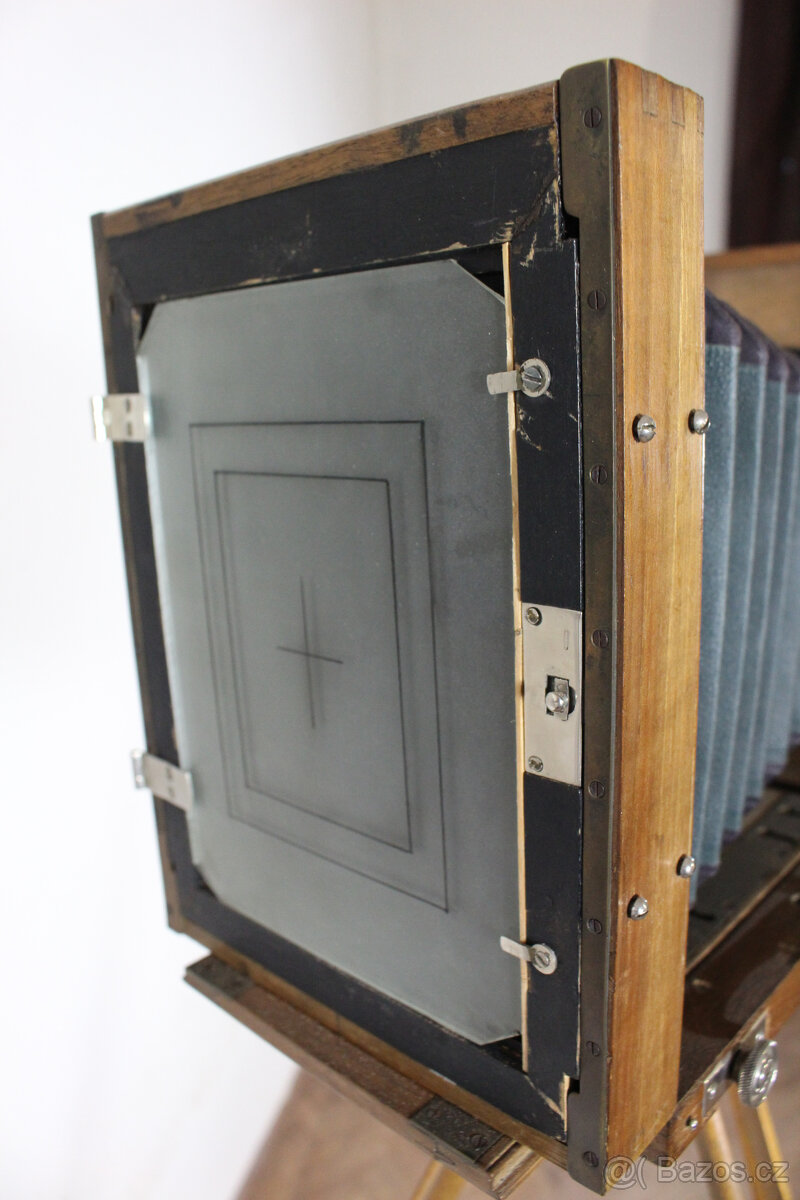 starožitný fotoaparát se statívem - 5