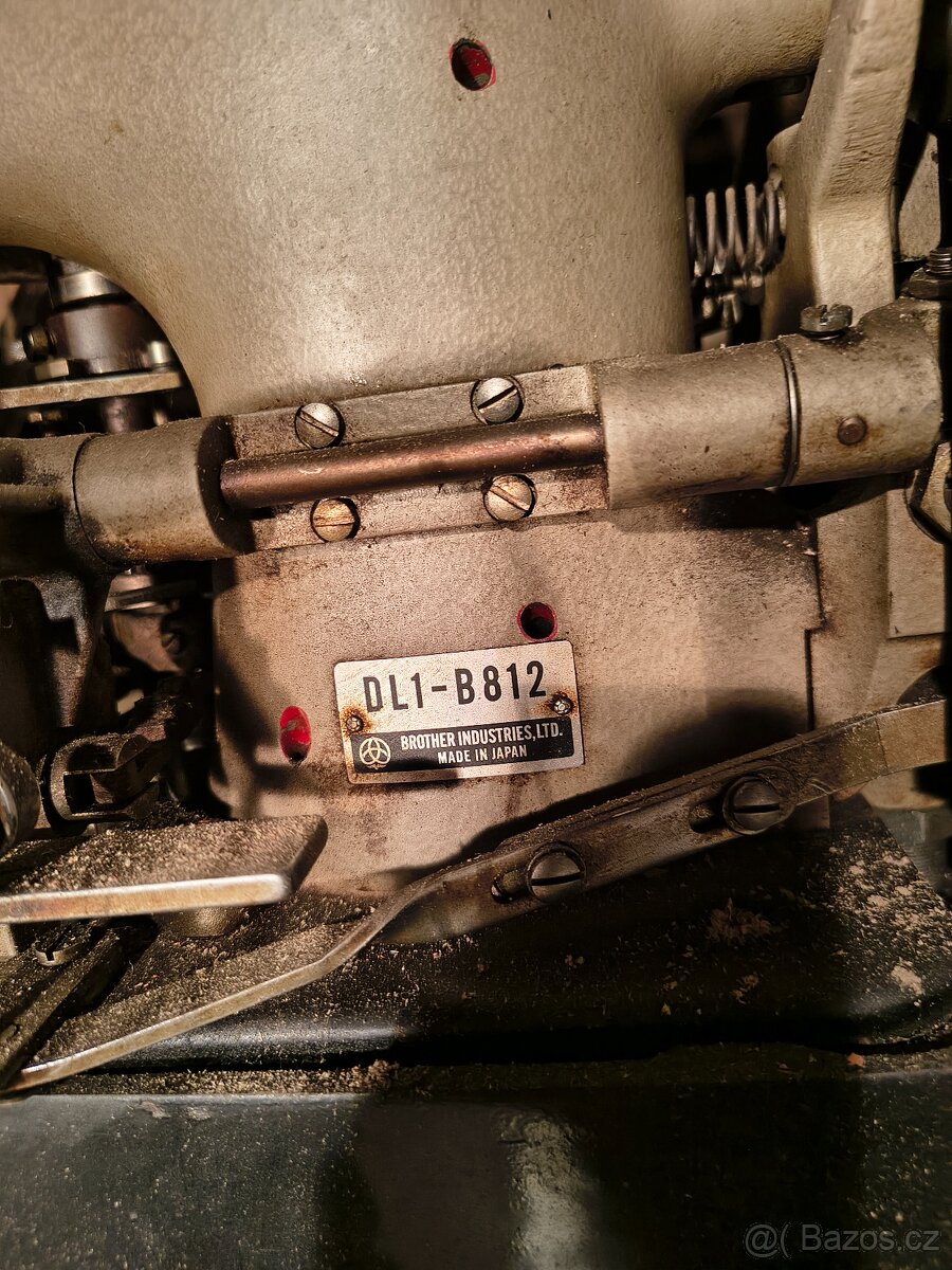 Šicí stroj Brother DL1-B812 s litinovým stolem a manuálem - 5
