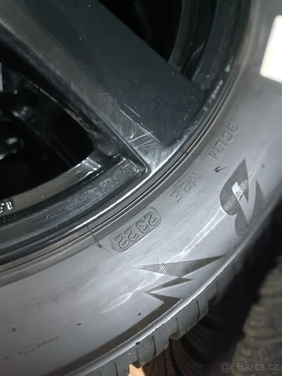 5x112R17 215/55R17 zimní sada Škoda Superb 3 - 5