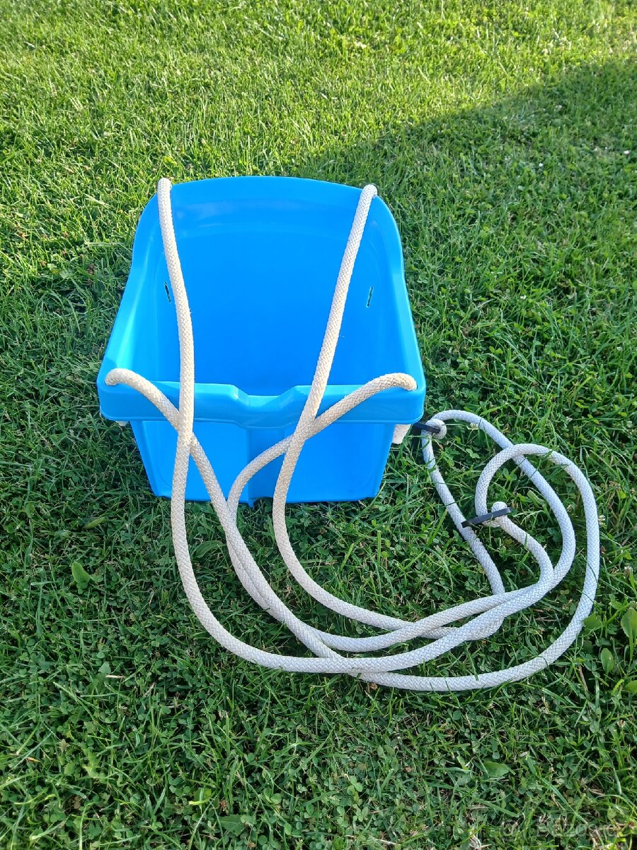 Plastová houpačka - 5