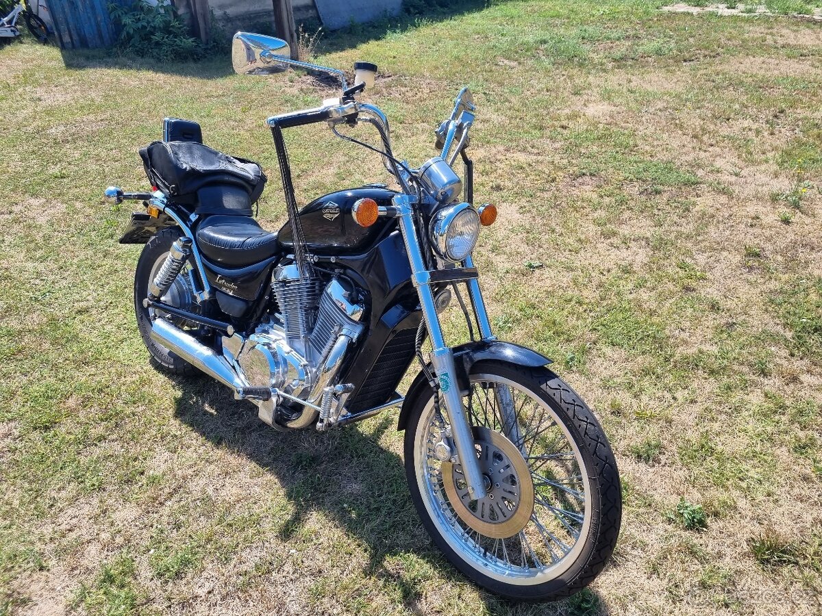 Suzuki intruder VS 800 r.v. 1994 - 5