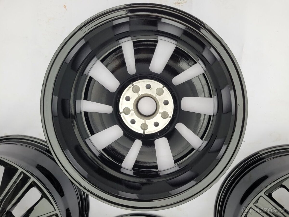 Sada kol Volkswagen T7 Multivan R17 Dundrod - 5