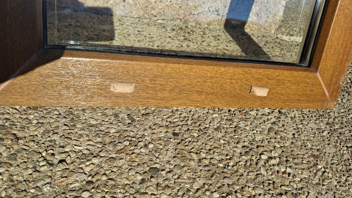 Prodám dvě fixní okna REHAU - 5