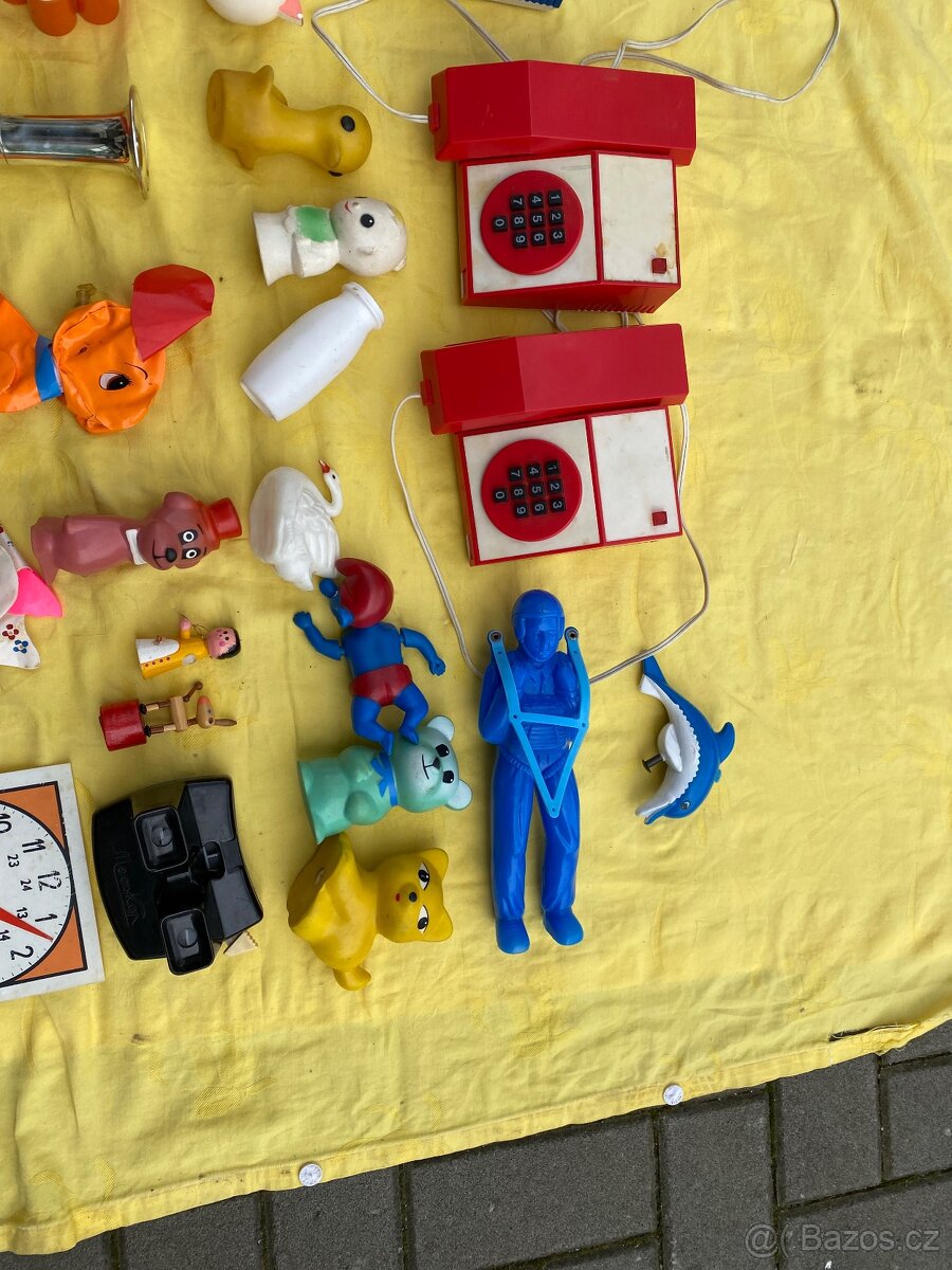 Staré retro hračky,telefony,piskaci hracky aj - 5