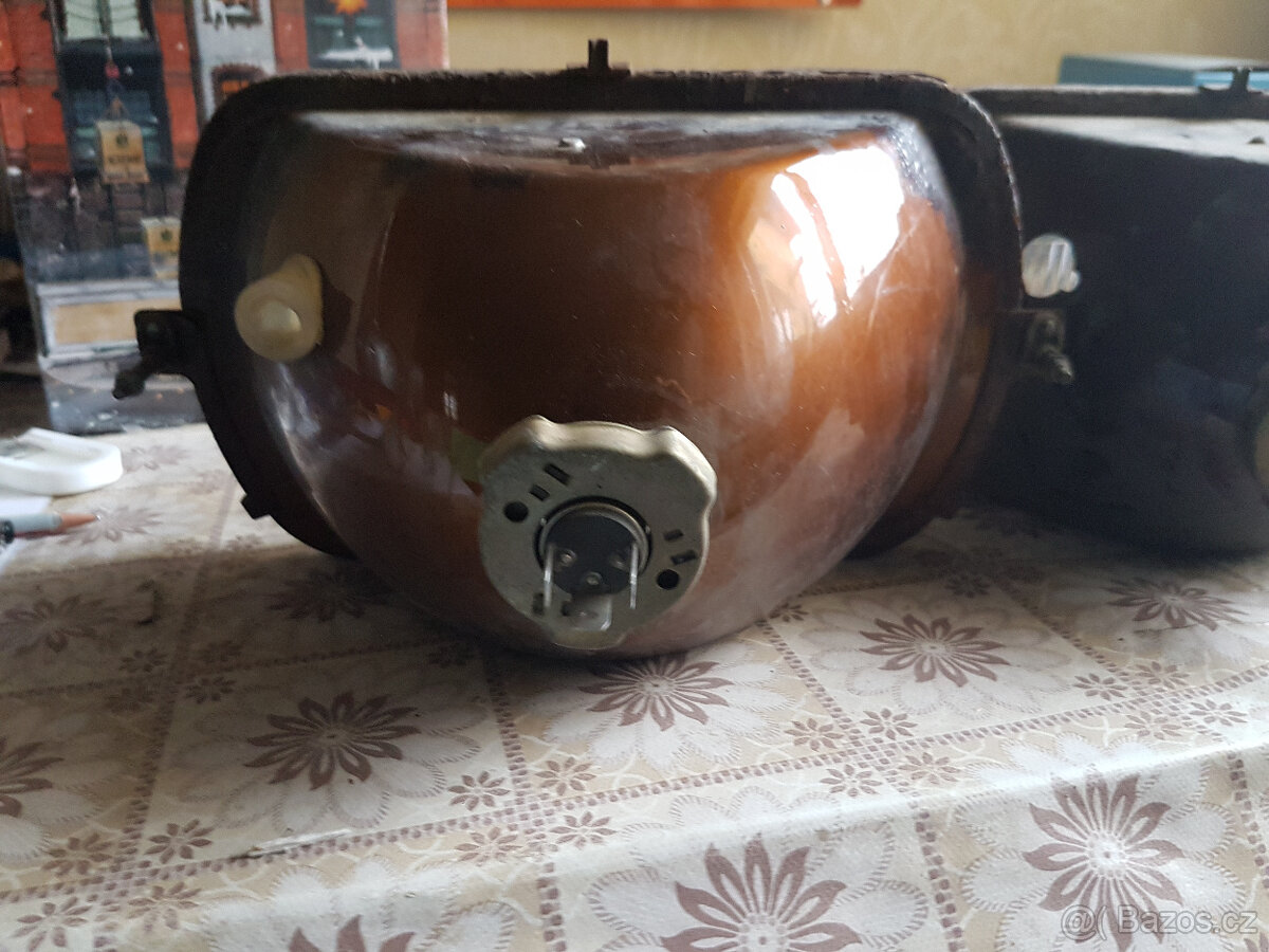Škoda 105,120 M - přední světlomety - 5