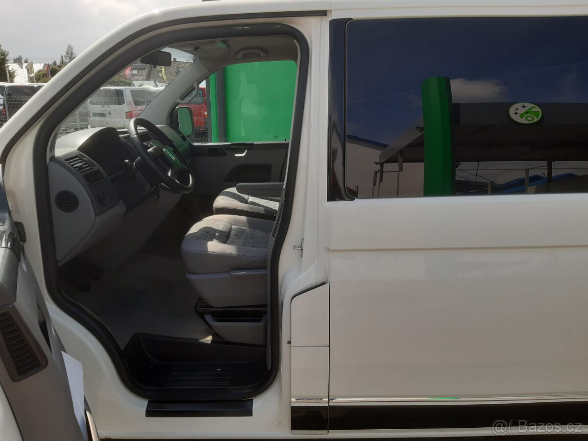 VW Transporter T5, 1,9tdi 63kw,r.v:2007, 6míst - 5