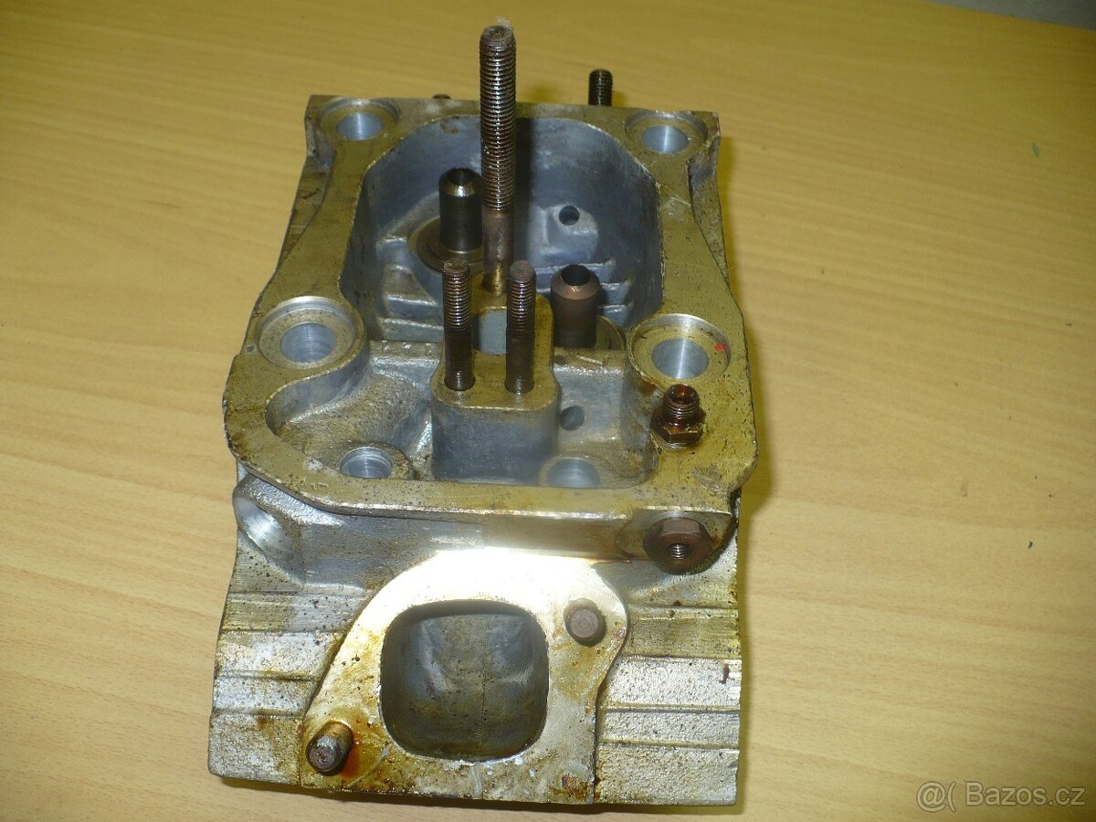 TATRA T148 / 138 hlava válce motoru - 5
