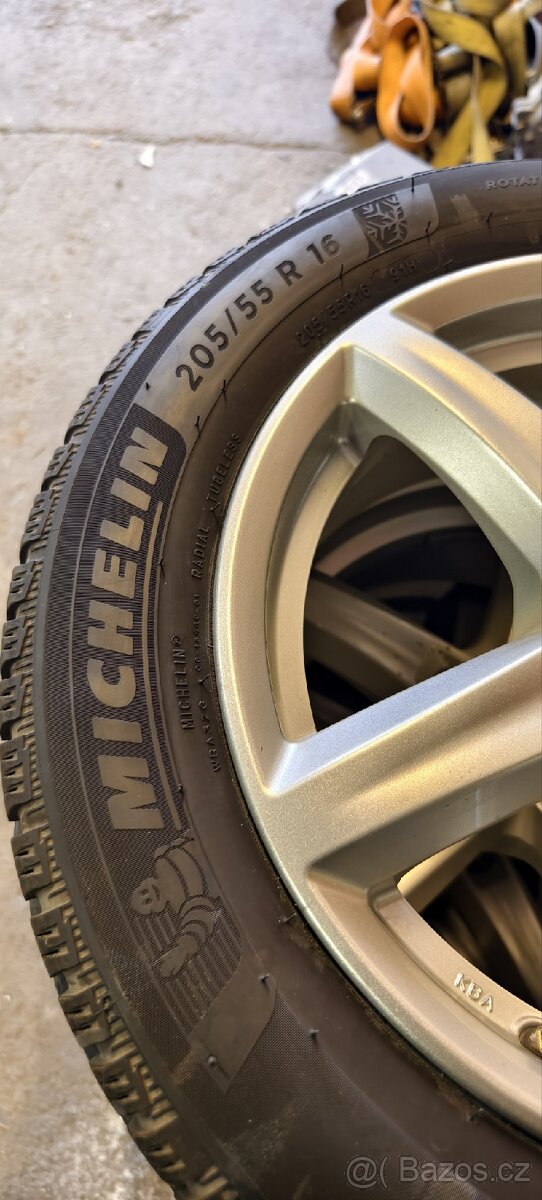 Zánovní zimní sada kol 205/55 R16" 5x112 - 5