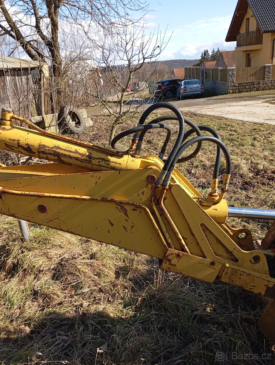 Podkop na smykový nakladač - 5