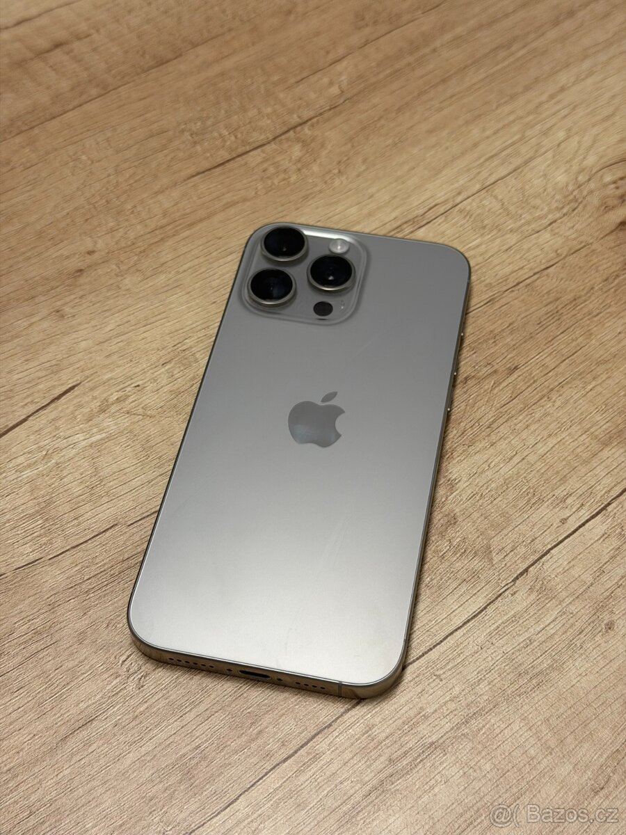 iPhone 16 Pro Max 256 GB + dvě originální pouzdra - 5