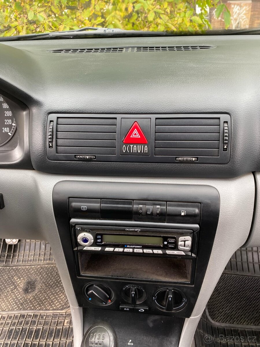 Škoda Octavia 1 Prodám veškeré náhradní díly.Levé přední dve - 5