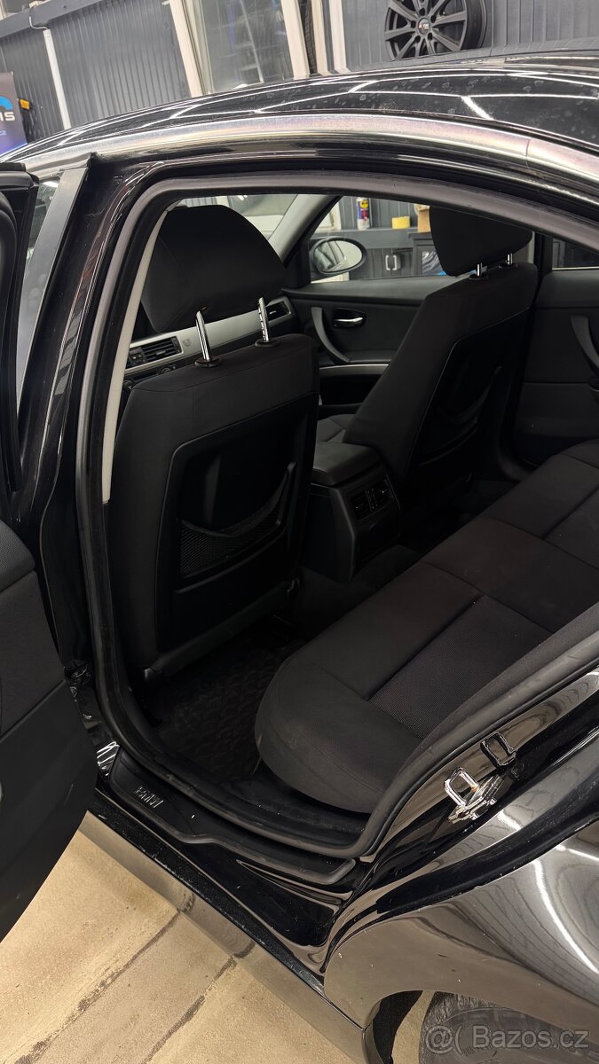 BMW 325i / 2006 / manuál / 160kw / sedan - 5