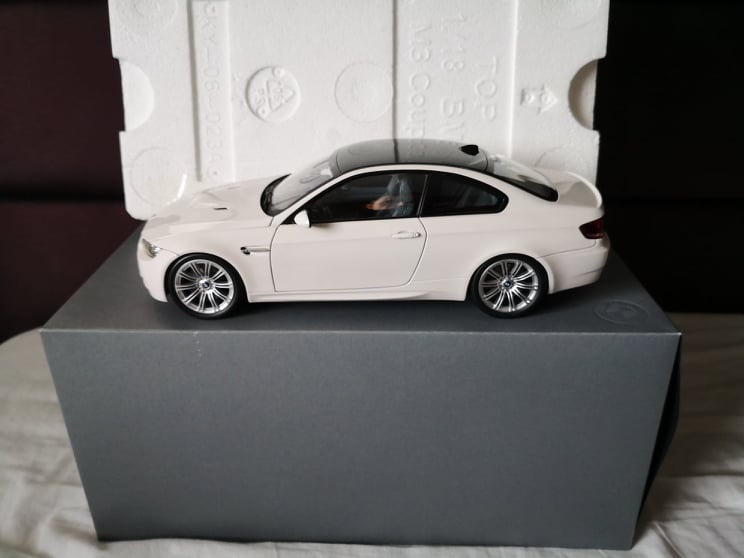 1:18 Kyosho, BMW - 5