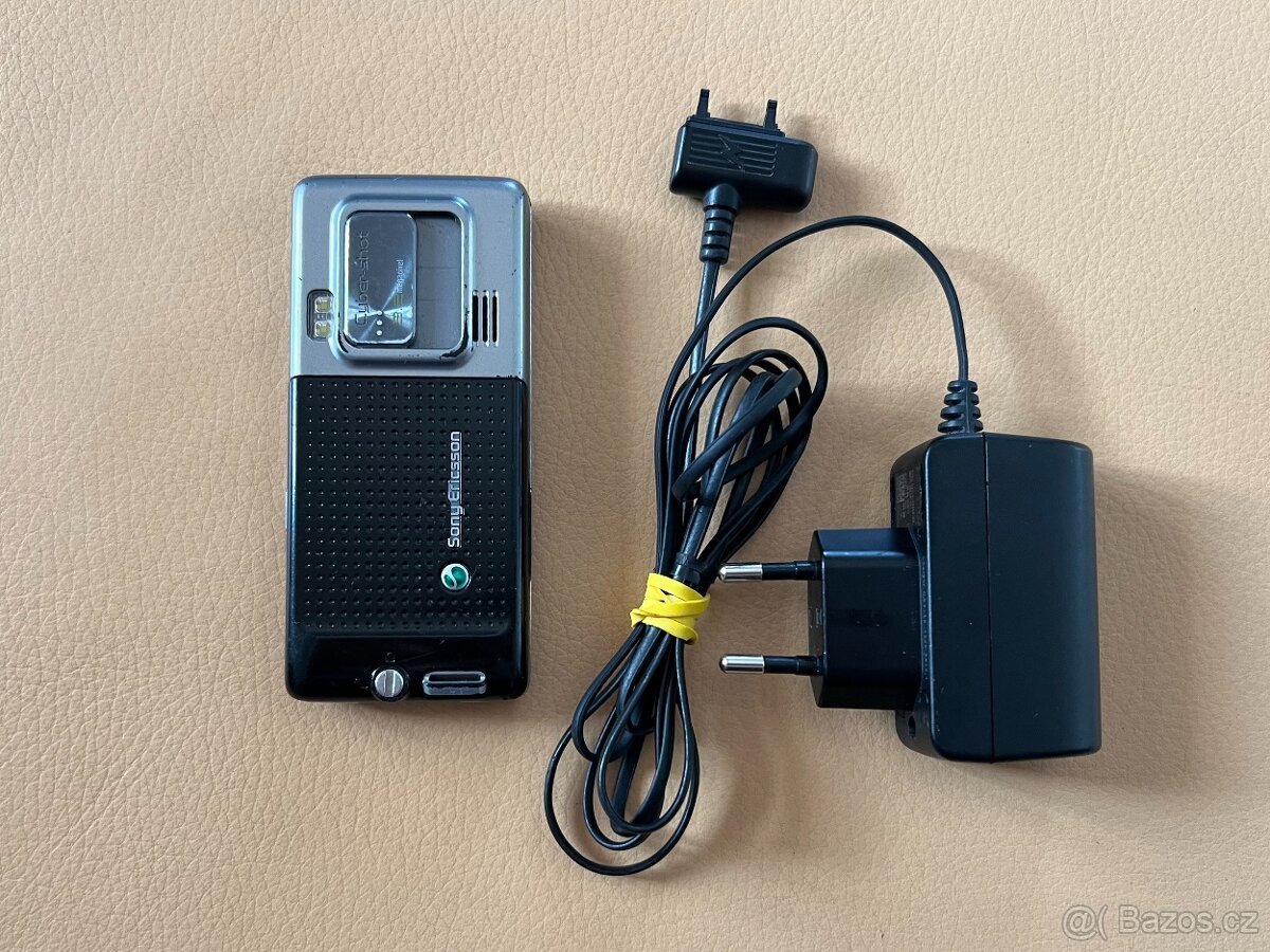 Sony Ericsson C702 - 5