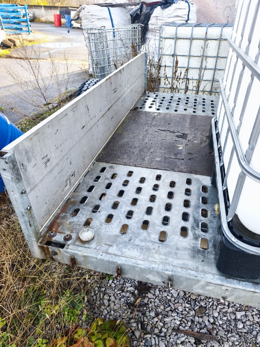 Vlek brzděný 5x2 metry 2500 kg - 5