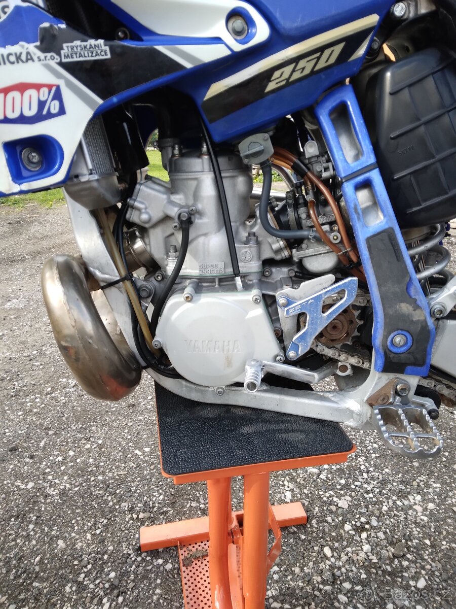 YAMAHA YZ 250